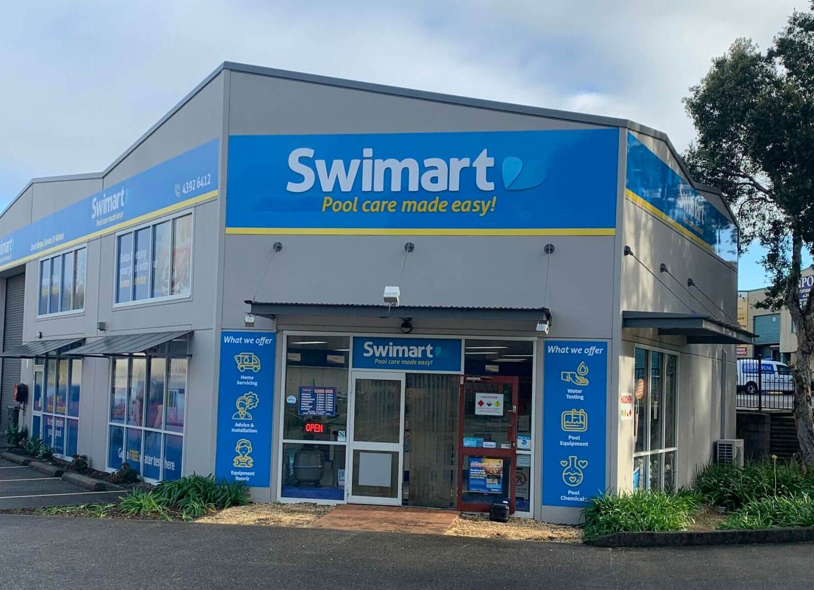 Photo of the Swimart Charmhaven NSW local pool shop.
